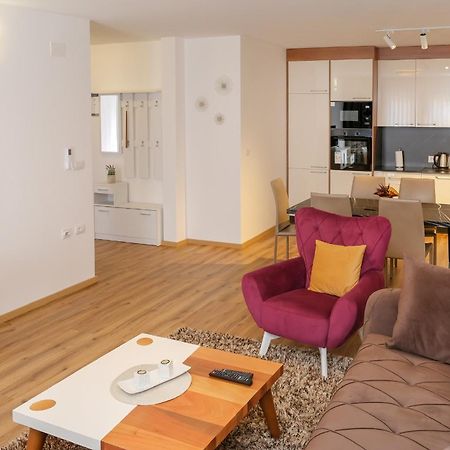 Nest Apartments Gjakova Εξωτερικό φωτογραφία