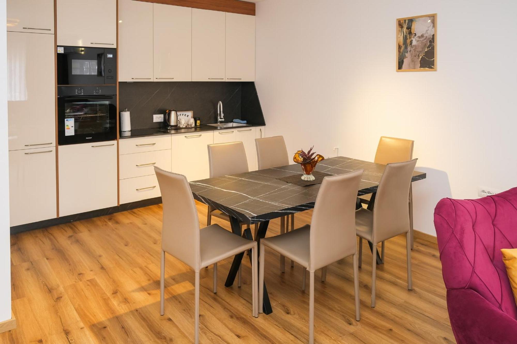 Nest Apartments Gjakova Εξωτερικό φωτογραφία